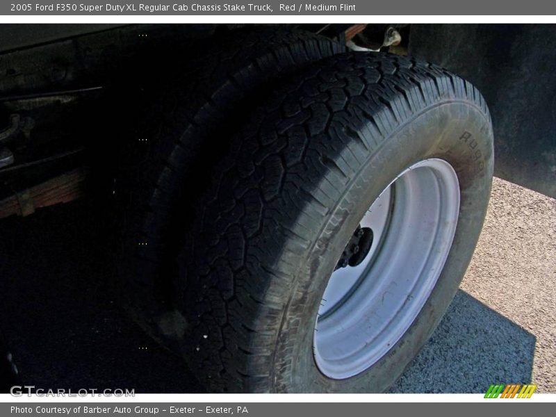 Red / Medium Flint 2005 Ford F350 Super Duty XL Regular Cab Chassis Stake Truck