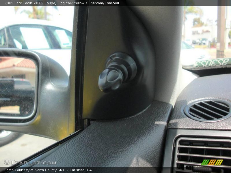Egg Yolk Yellow / Charcoal/Charcoal 2005 Ford Focus ZX3 S Coupe