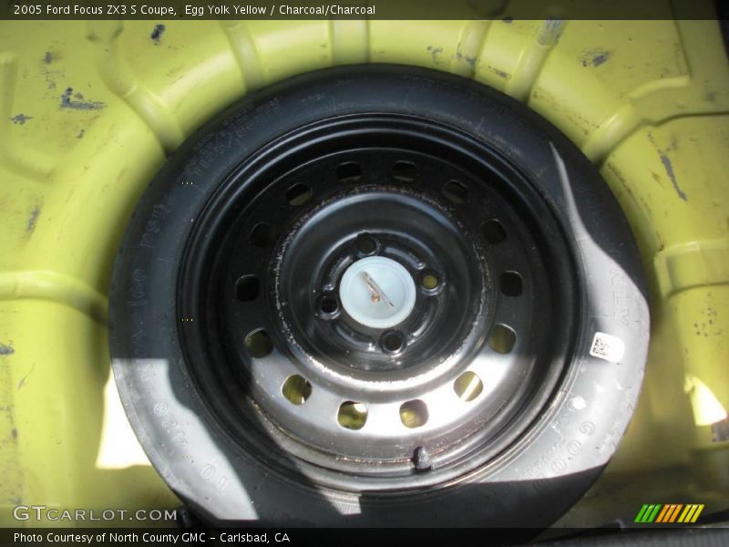 Egg Yolk Yellow / Charcoal/Charcoal 2005 Ford Focus ZX3 S Coupe