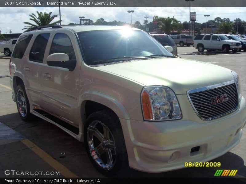 Diamond White Tri-Coat / Ebony Black 2007 GMC Yukon SLT