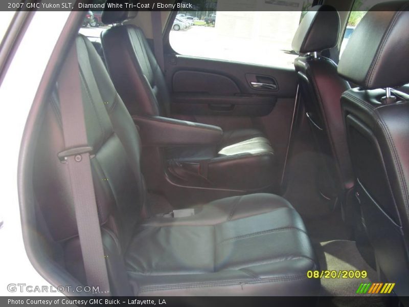 Diamond White Tri-Coat / Ebony Black 2007 GMC Yukon SLT