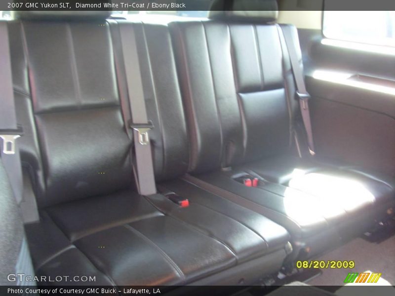 Diamond White Tri-Coat / Ebony Black 2007 GMC Yukon SLT