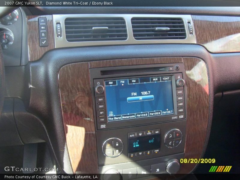 Diamond White Tri-Coat / Ebony Black 2007 GMC Yukon SLT