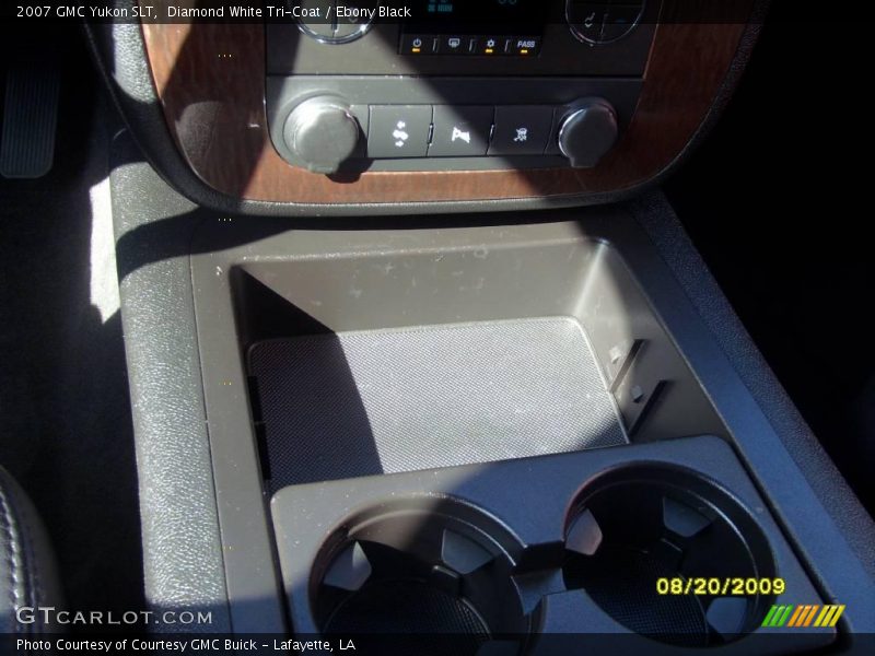 Diamond White Tri-Coat / Ebony Black 2007 GMC Yukon SLT