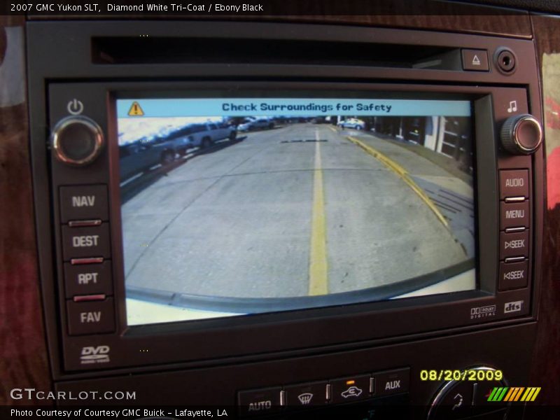 Diamond White Tri-Coat / Ebony Black 2007 GMC Yukon SLT