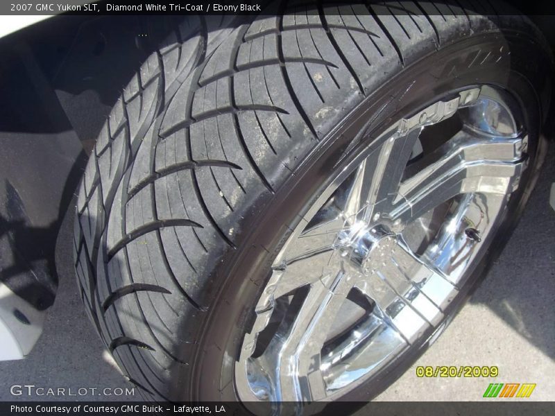 Diamond White Tri-Coat / Ebony Black 2007 GMC Yukon SLT