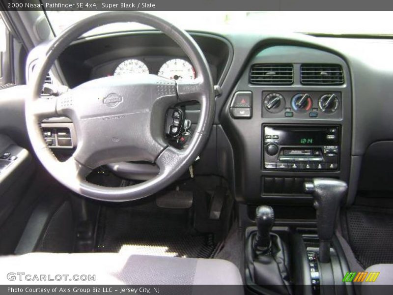 Super Black / Slate 2000 Nissan Pathfinder SE 4x4