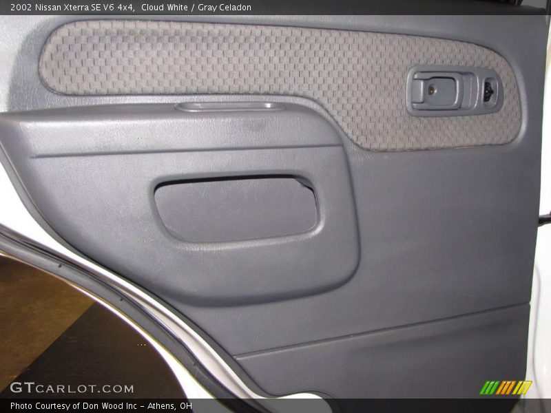 Cloud White / Gray Celadon 2002 Nissan Xterra SE V6 4x4