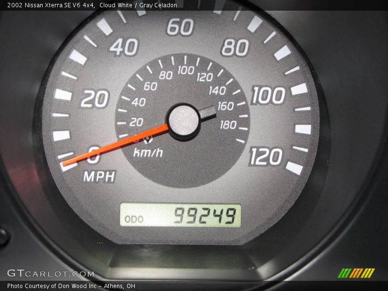 Cloud White / Gray Celadon 2002 Nissan Xterra SE V6 4x4