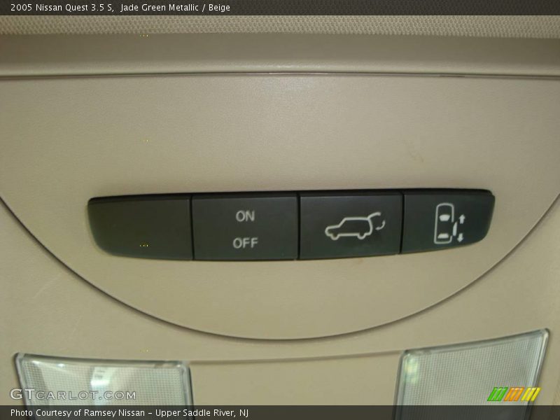Jade Green Metallic / Beige 2005 Nissan Quest 3.5 S