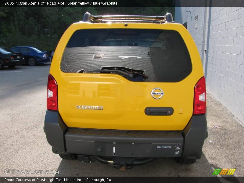 Solar Yellow / Blue/Graphite 2005 Nissan Xterra Off Road 4x4