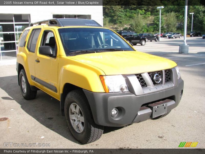 Solar Yellow / Blue/Graphite 2005 Nissan Xterra Off Road 4x4