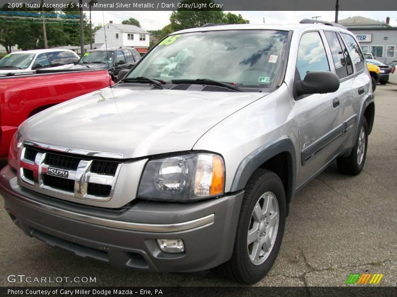 Mineral Silver Metallic / Dark Gray/Light Gray 2005 Isuzu Ascender S 4x4