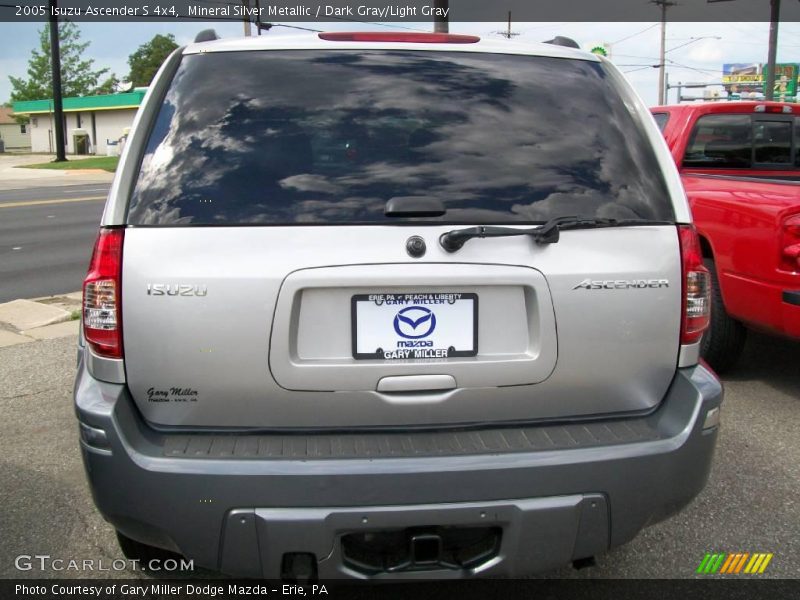 Mineral Silver Metallic / Dark Gray/Light Gray 2005 Isuzu Ascender S 4x4
