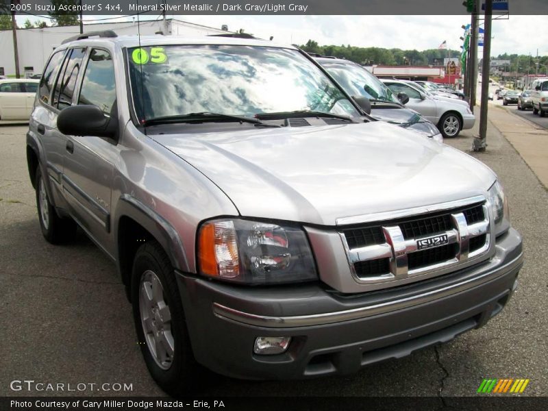 Mineral Silver Metallic / Dark Gray/Light Gray 2005 Isuzu Ascender S 4x4