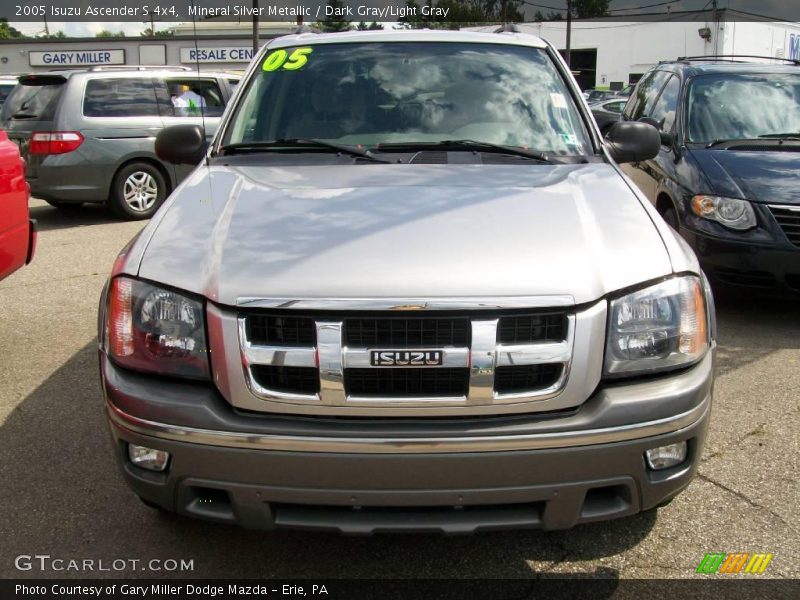 Mineral Silver Metallic / Dark Gray/Light Gray 2005 Isuzu Ascender S 4x4