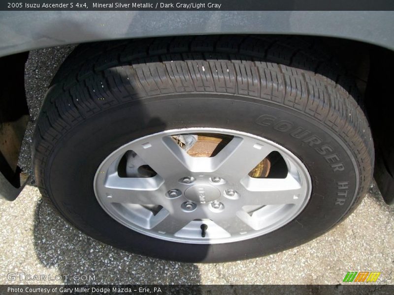 Mineral Silver Metallic / Dark Gray/Light Gray 2005 Isuzu Ascender S 4x4