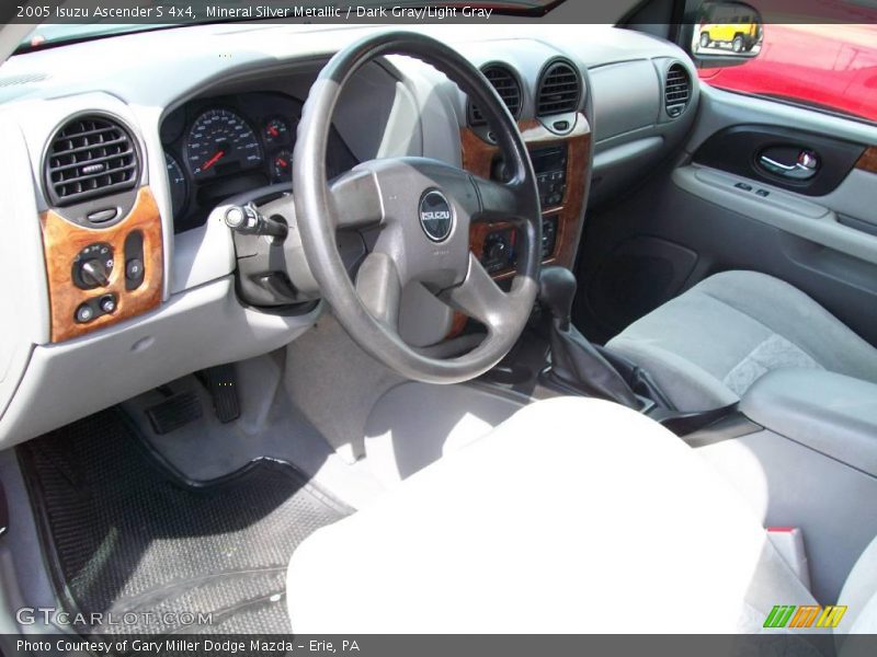 Mineral Silver Metallic / Dark Gray/Light Gray 2005 Isuzu Ascender S 4x4