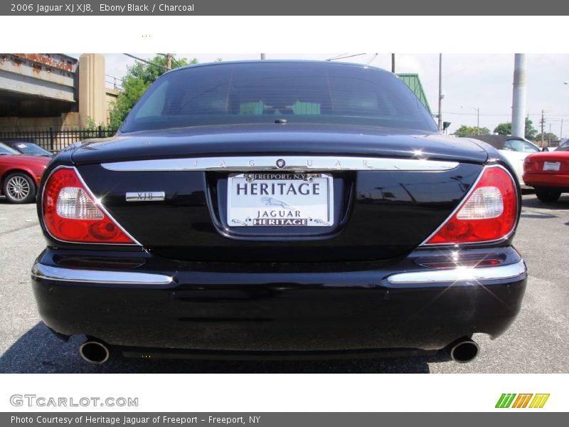 Ebony Black / Charcoal 2006 Jaguar XJ XJ8