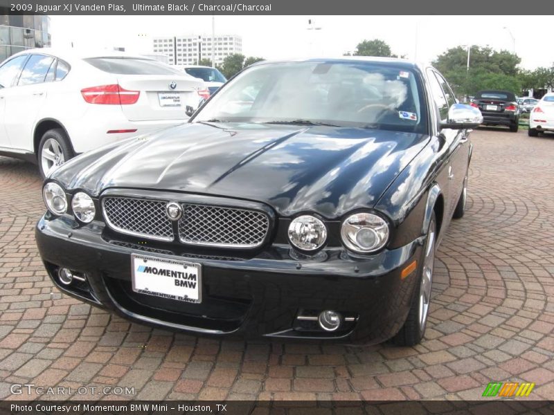 Ultimate Black / Charcoal/Charcoal 2009 Jaguar XJ Vanden Plas