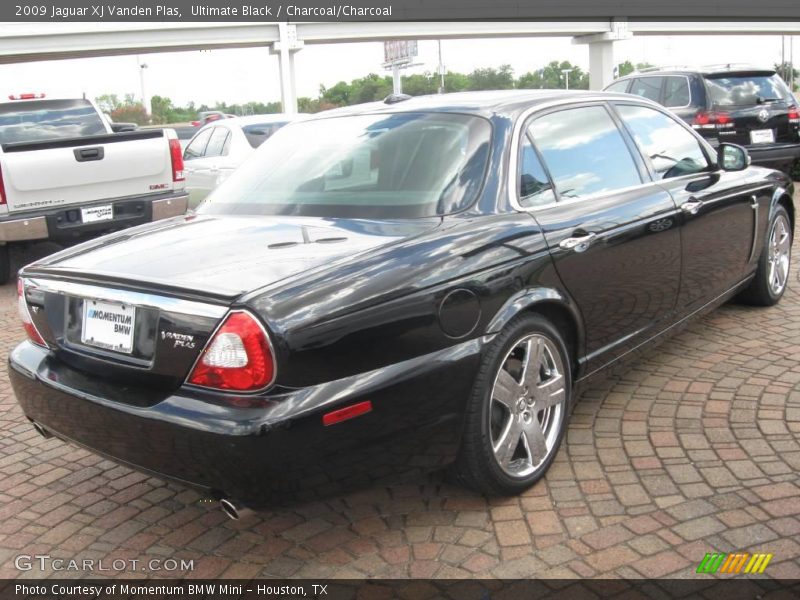 Ultimate Black / Charcoal/Charcoal 2009 Jaguar XJ Vanden Plas