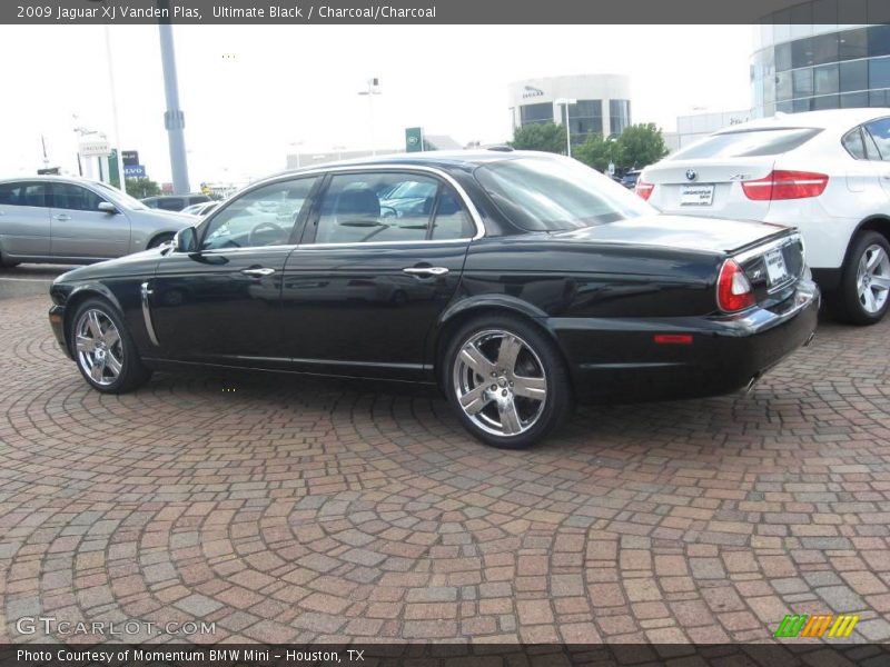 Ultimate Black / Charcoal/Charcoal 2009 Jaguar XJ Vanden Plas