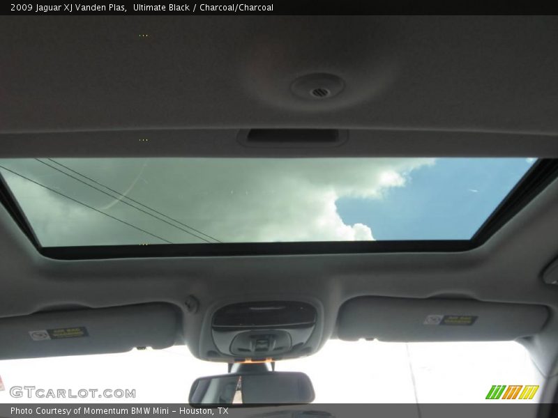 Ultimate Black / Charcoal/Charcoal 2009 Jaguar XJ Vanden Plas