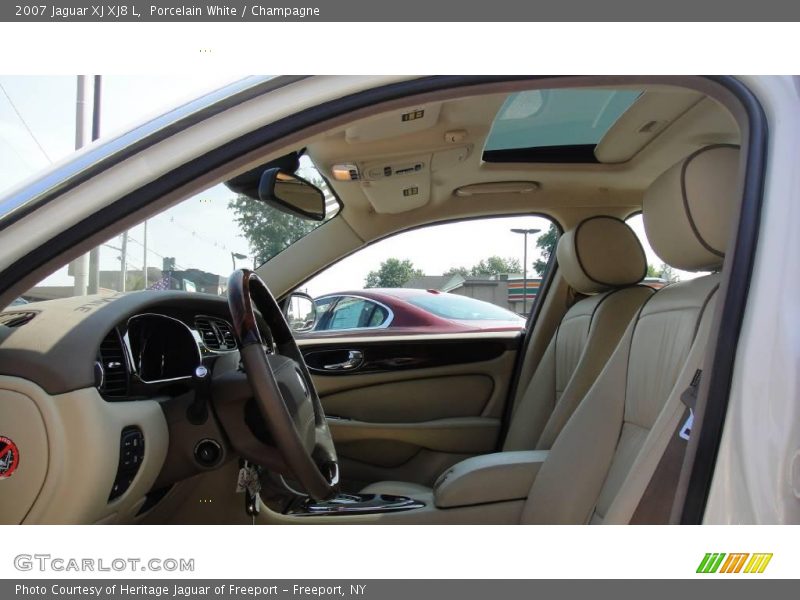 Porcelain White / Champagne 2007 Jaguar XJ XJ8 L