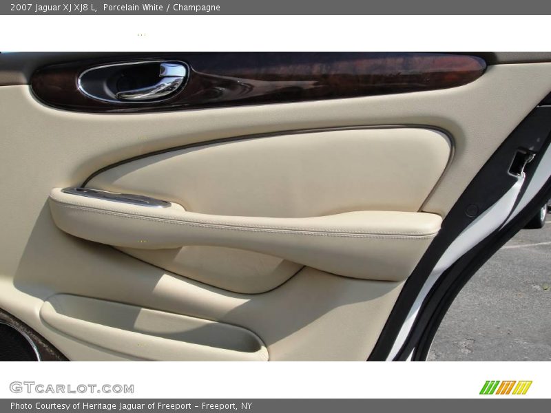 Porcelain White / Champagne 2007 Jaguar XJ XJ8 L