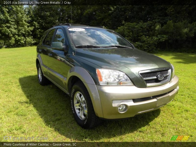 Ivy Green Metallic / Gray 2005 Kia Sorento LX