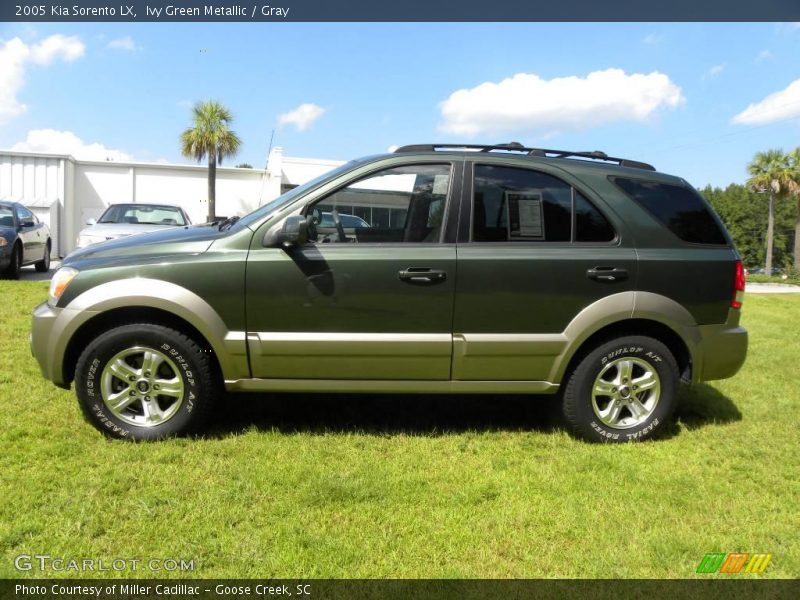 Ivy Green Metallic / Gray 2005 Kia Sorento LX