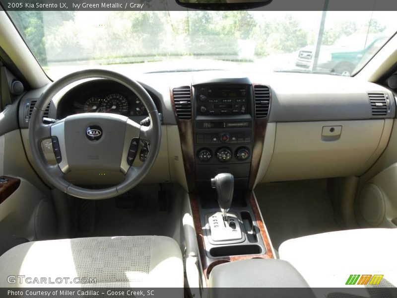 Ivy Green Metallic / Gray 2005 Kia Sorento LX