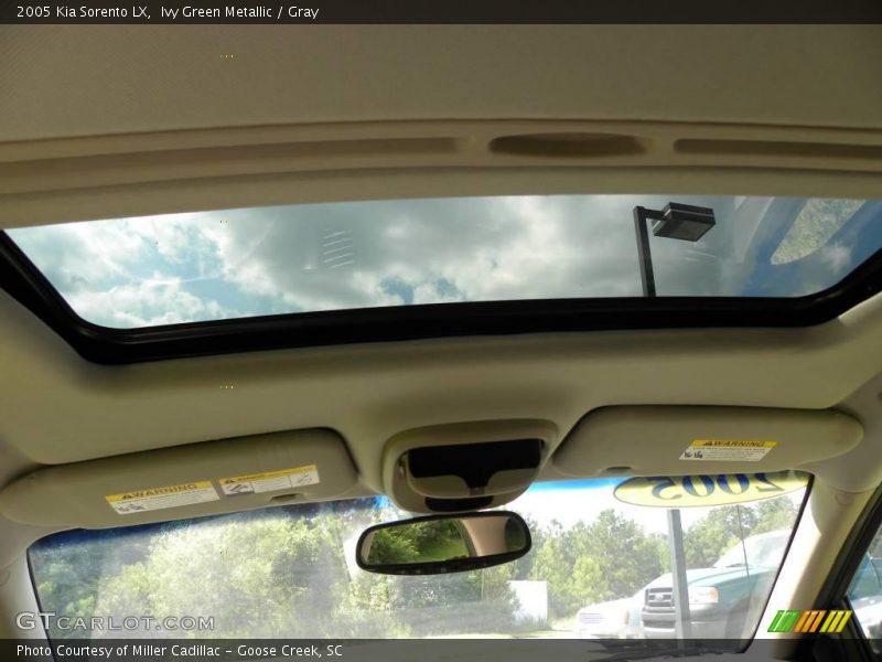 Ivy Green Metallic / Gray 2005 Kia Sorento LX