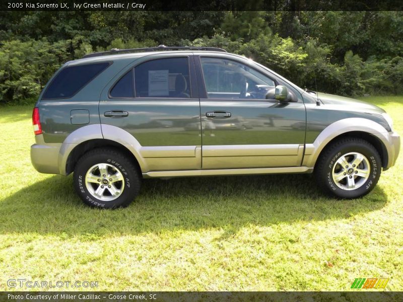 Ivy Green Metallic / Gray 2005 Kia Sorento LX