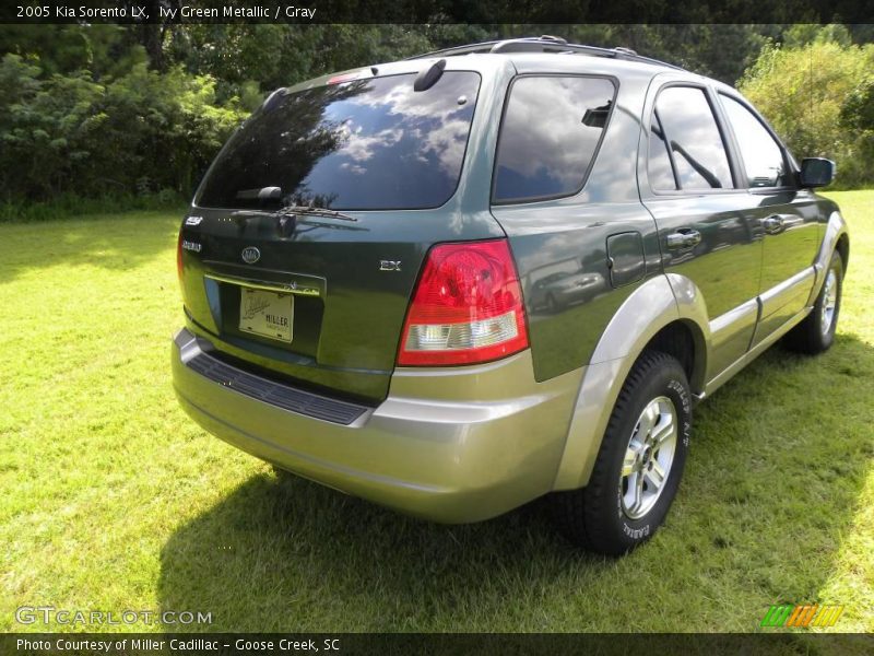 Ivy Green Metallic / Gray 2005 Kia Sorento LX
