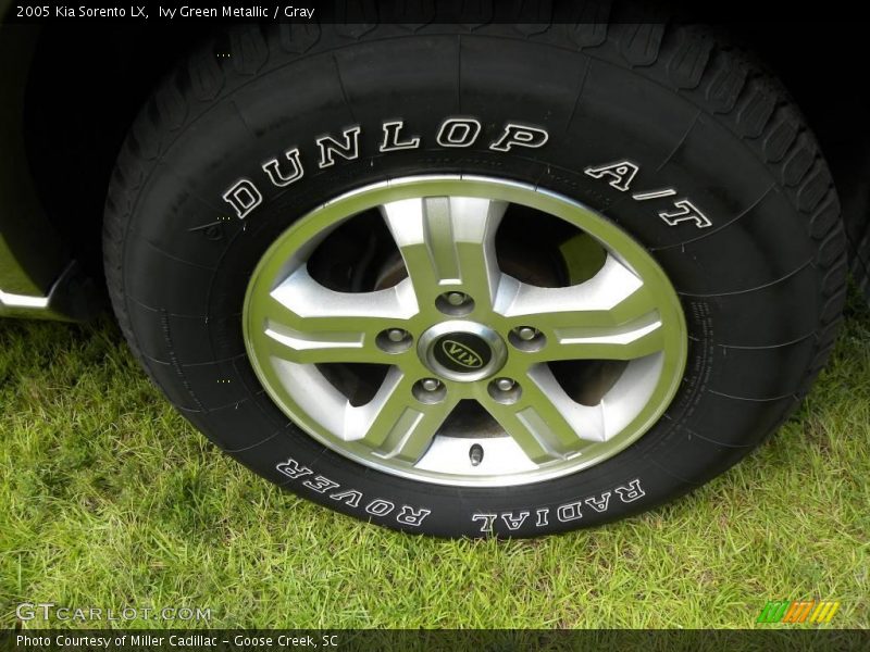 Ivy Green Metallic / Gray 2005 Kia Sorento LX