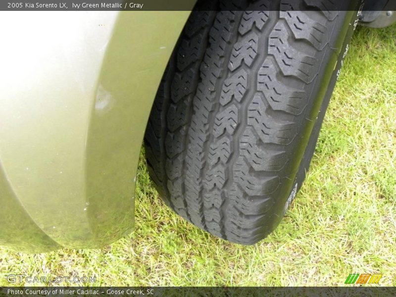Ivy Green Metallic / Gray 2005 Kia Sorento LX