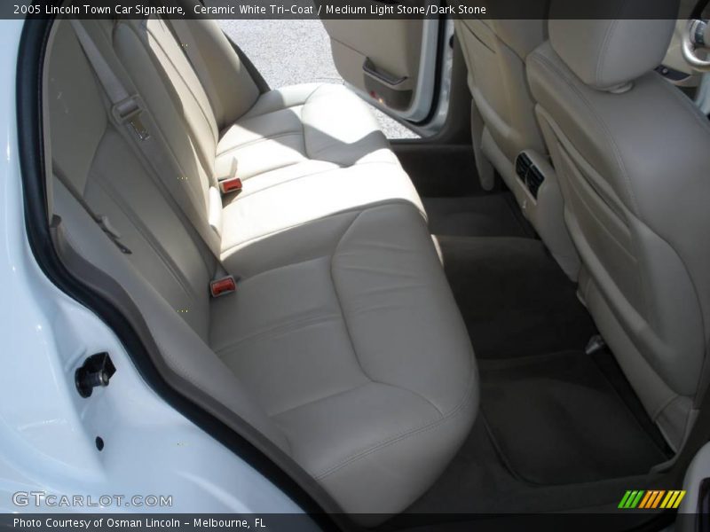 Ceramic White Tri-Coat / Medium Light Stone/Dark Stone 2005 Lincoln Town Car Signature