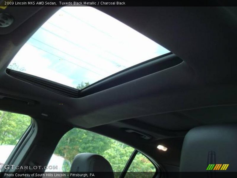 Tuxedo Black Metallic / Charcoal Black 2009 Lincoln MKS AWD Sedan