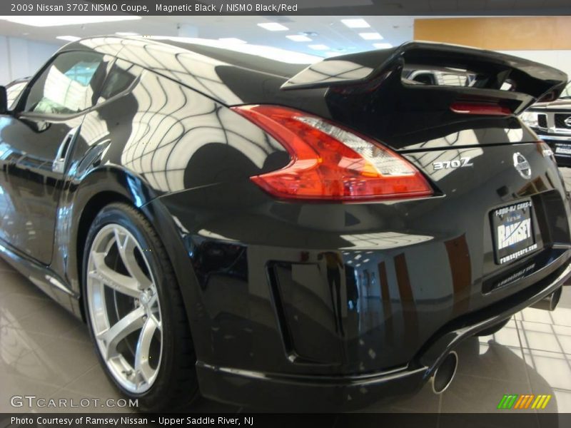 Magnetic Black / NISMO Black/Red 2009 Nissan 370Z NISMO Coupe