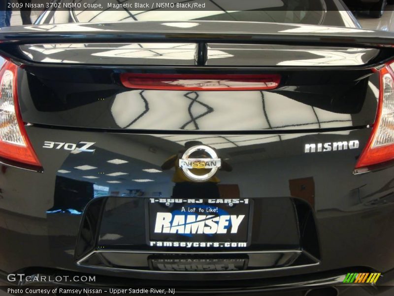Magnetic Black / NISMO Black/Red 2009 Nissan 370Z NISMO Coupe