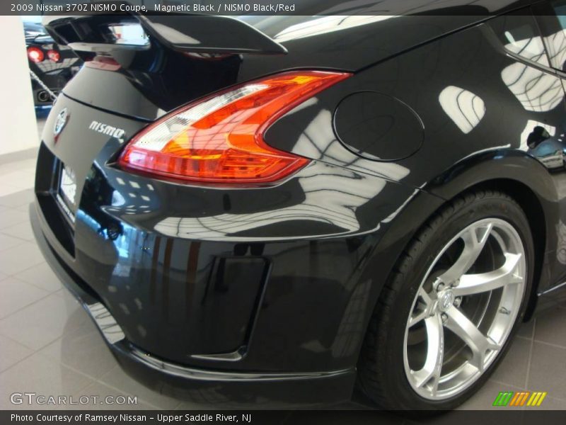 Magnetic Black / NISMO Black/Red 2009 Nissan 370Z NISMO Coupe