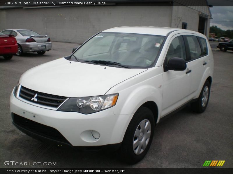 Diamond White Pearl / Beige 2007 Mitsubishi Outlander ES