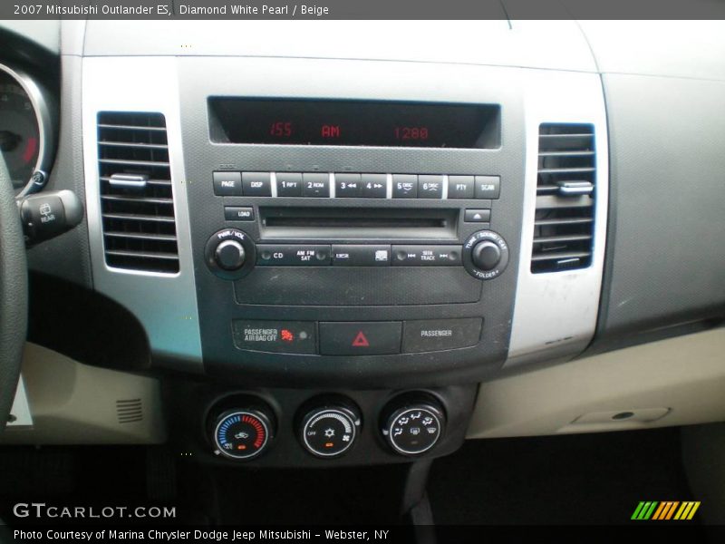 Diamond White Pearl / Beige 2007 Mitsubishi Outlander ES