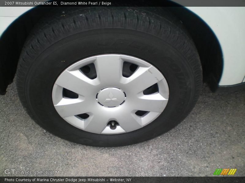 Diamond White Pearl / Beige 2007 Mitsubishi Outlander ES