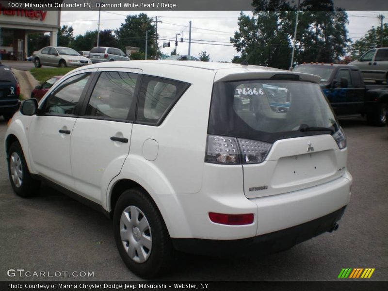 Diamond White Pearl / Beige 2007 Mitsubishi Outlander ES