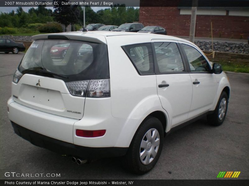 Diamond White Pearl / Beige 2007 Mitsubishi Outlander ES