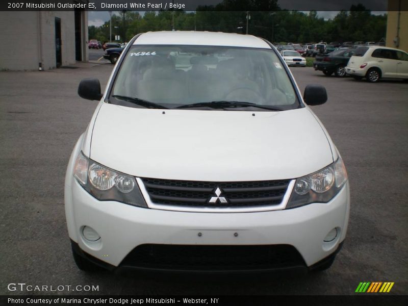 Diamond White Pearl / Beige 2007 Mitsubishi Outlander ES