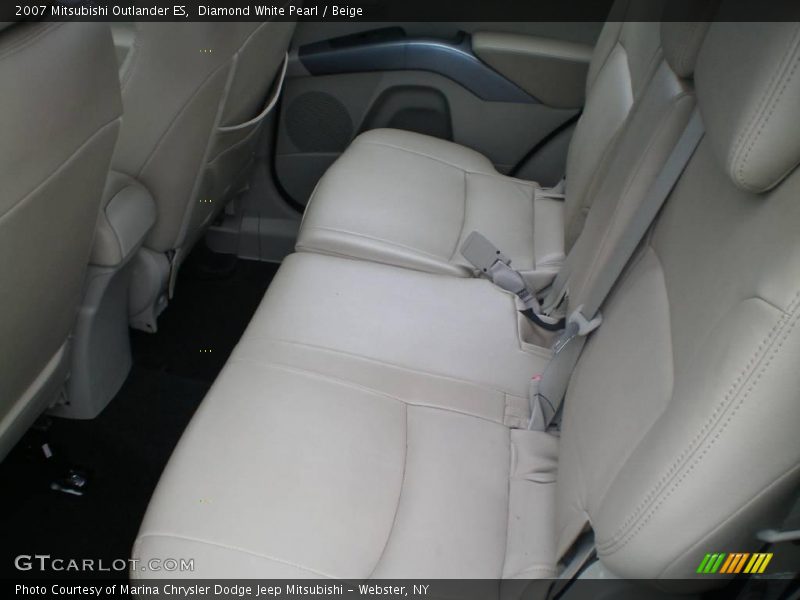 Diamond White Pearl / Beige 2007 Mitsubishi Outlander ES