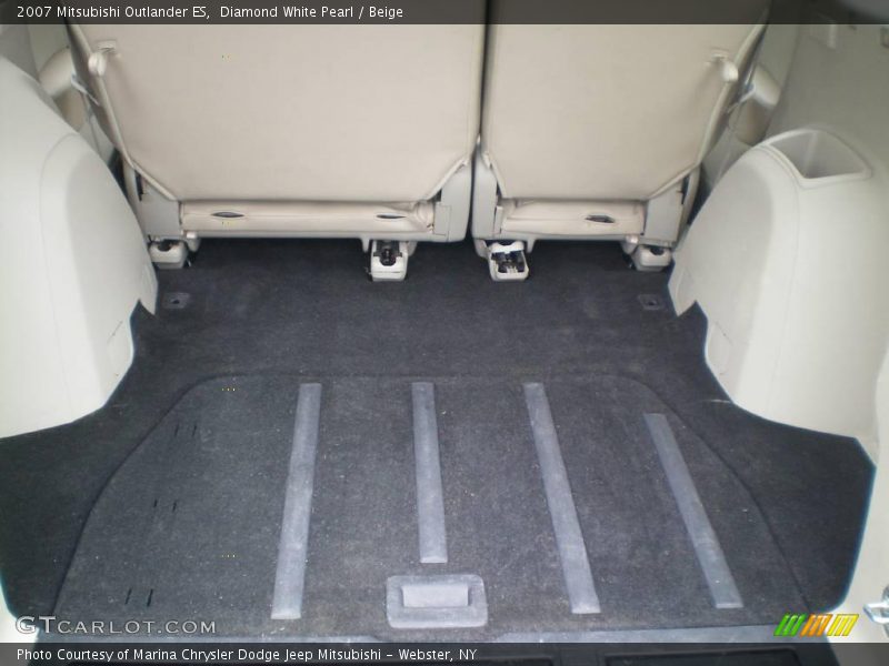 Diamond White Pearl / Beige 2007 Mitsubishi Outlander ES